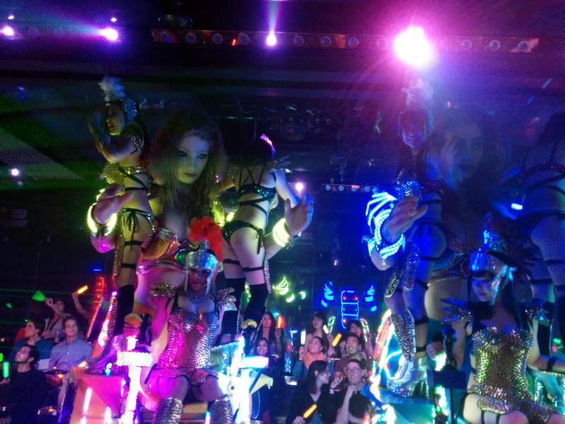 Tokyo robot show fembots