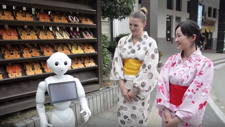 Japan robots help tourists in enjoying their visit