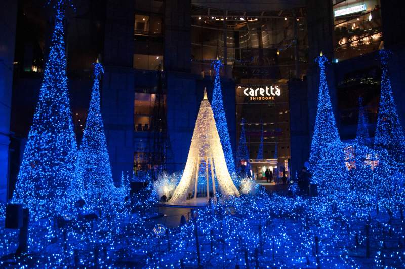 Tokyo Shiodome holidays lights
